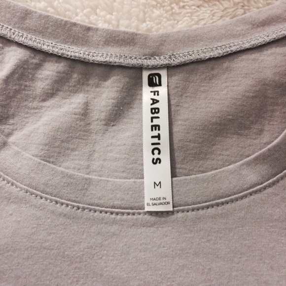 Fabletics Hypnos Tee with back mesh in Medium - Picture 3 of 3